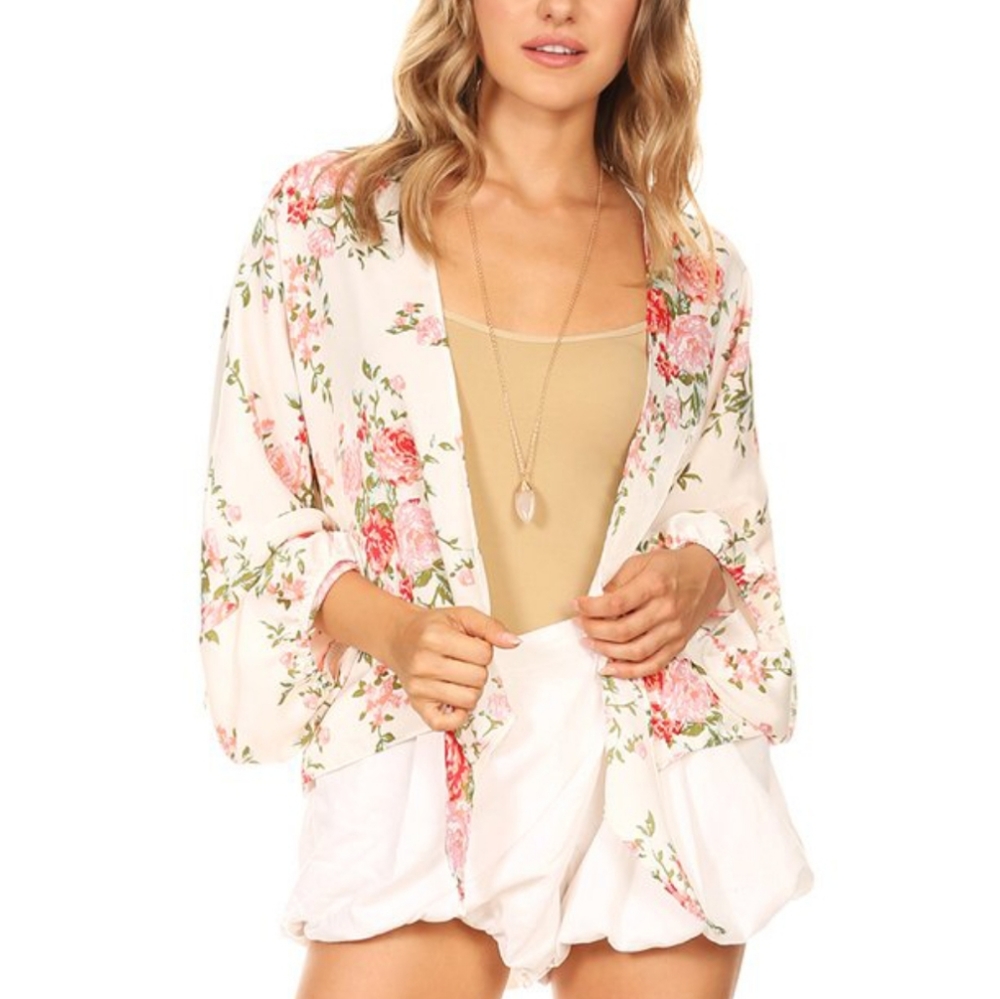 💕Nema Avenue white floral tie-front top.💕